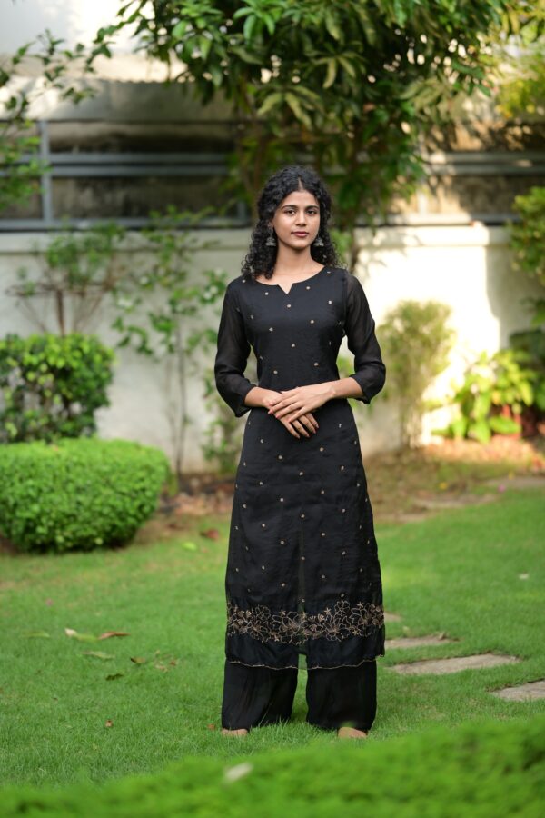 Elegant Poly Mul Chanderi Semi Party Wear Kurta Set
